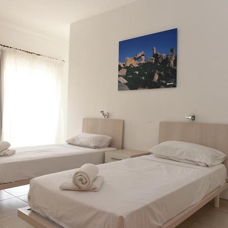 Hortensia 2 Bedroom Apartment St. Paul's Bay Exterior foto