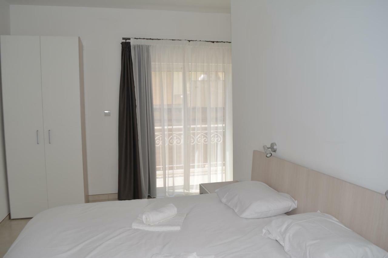 Hortensia 2 Bedroom Apartment St. Paul's Bay Exterior foto